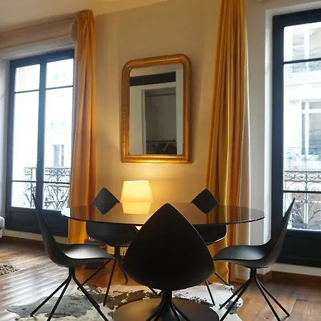 Rue De Lubeck, 49 M², 16 Appartamento Parigi