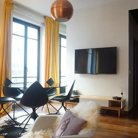 Rue De Lubeck, 49 M², 16 *